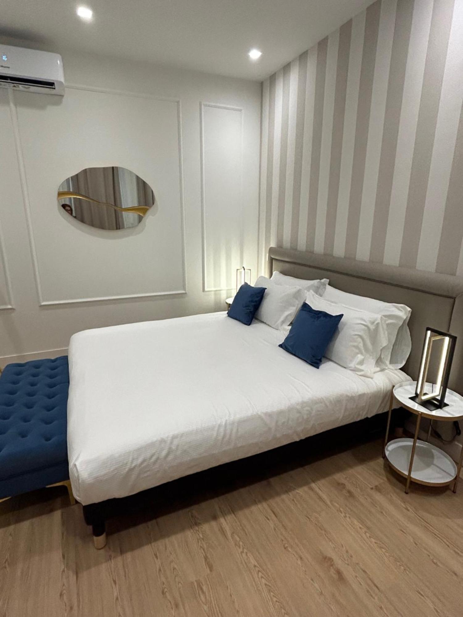 Hotel Casa Lounge Costituzione Cagliari Zewnętrze zdjęcie